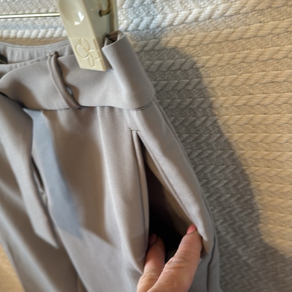 Adrianna Papell Women’s size 8 light gray brand new like  condition - Picture 5 of 6